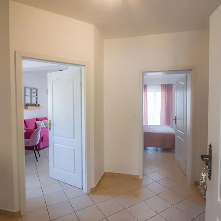 Appartement Piccolo Apt2 With Sea View And Private Parking Opric