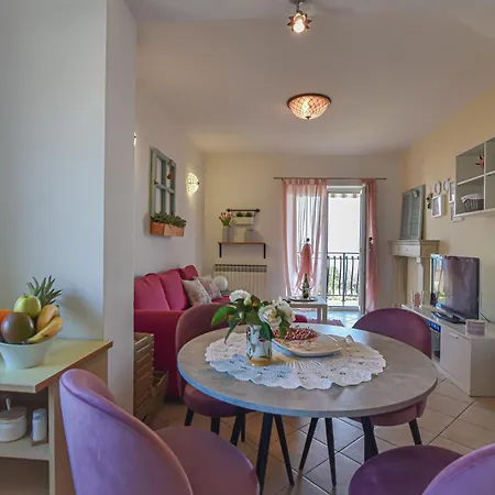 Appartement Piccolo Apt2 With Sea View And Private Parking