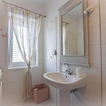 Piccolo Apt2 With Sea View And Private Parking *